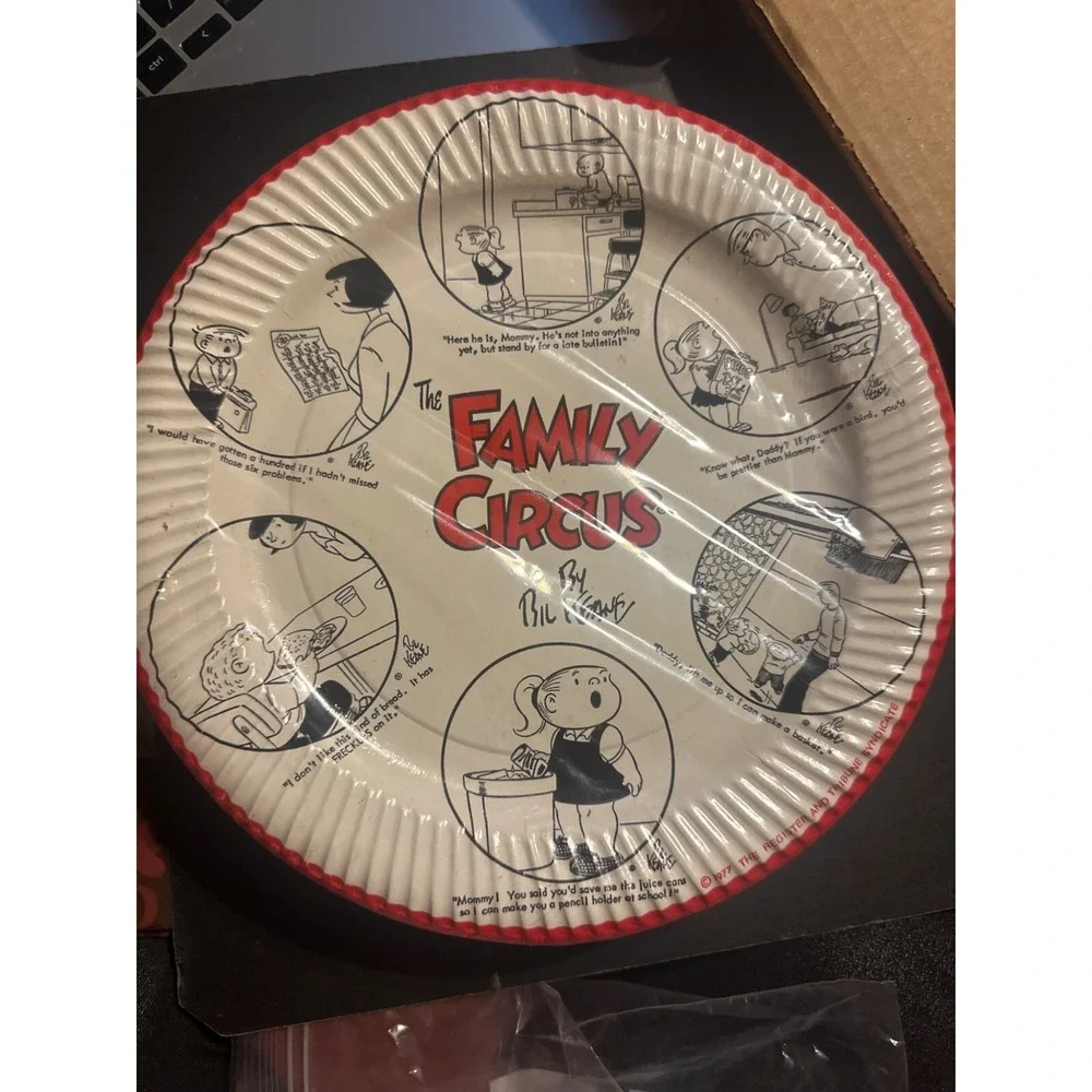 Family Circus Paper Plates 30 Ct Plastic Coated 9